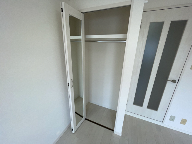 収納　写真は同マンションの他のお部屋です