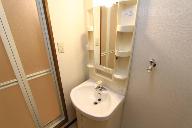 洗面設備　２０２号室