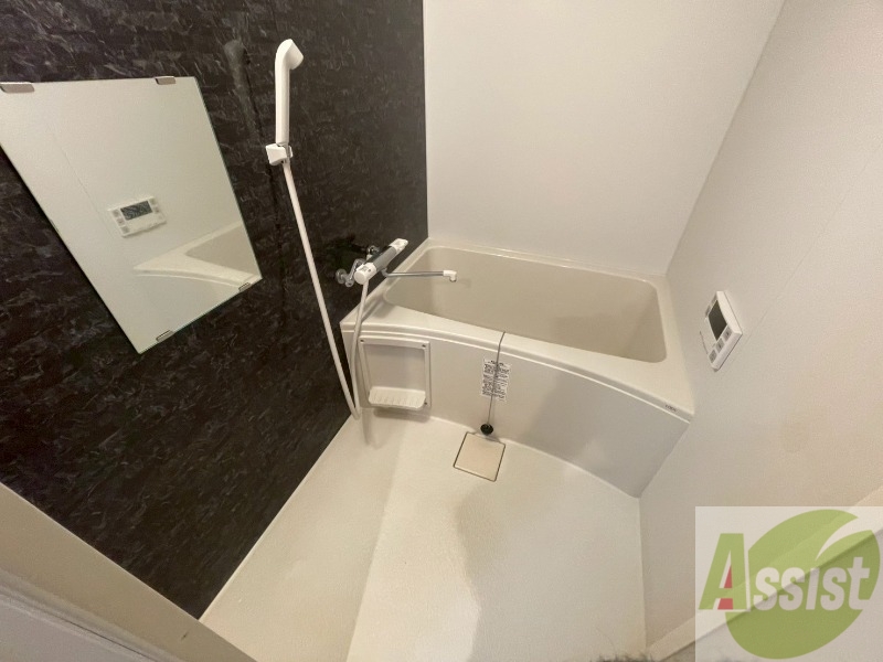 バス・シャワールーム　お風呂になります。一日の疲れを癒してくださいね。