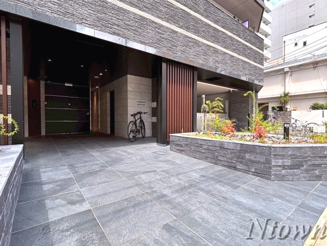 エントランス　清潔なエントランスです