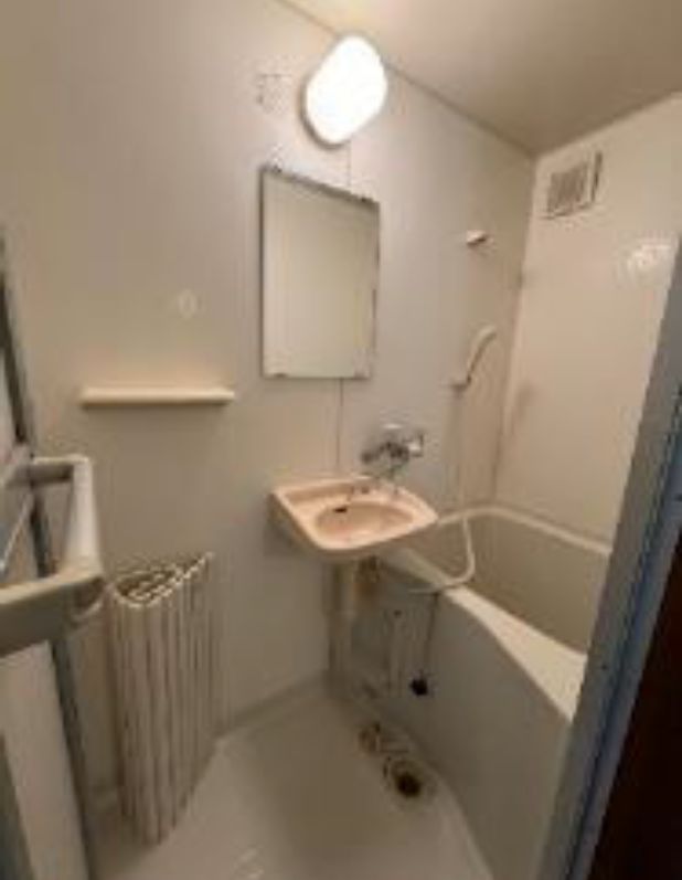 バス・シャワールーム　人気のバストイレ別☆(同一仕様写真）