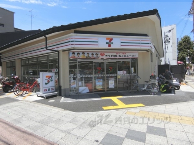 コンビニ　セブンイレブン京都北大路大宮店（コンビニ）まで400m