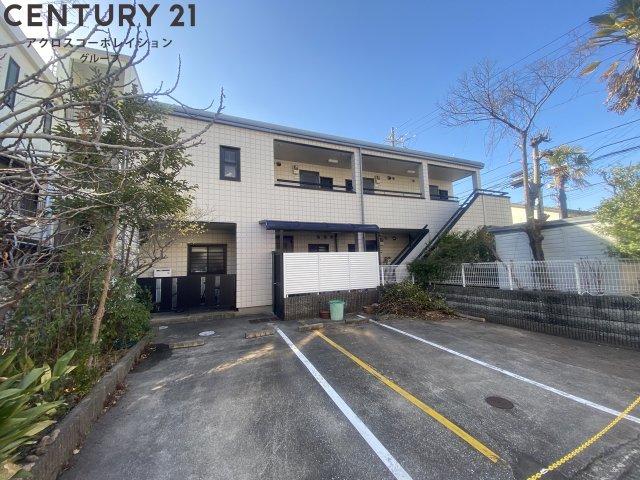 建物外観　敷地内に駐車場あります