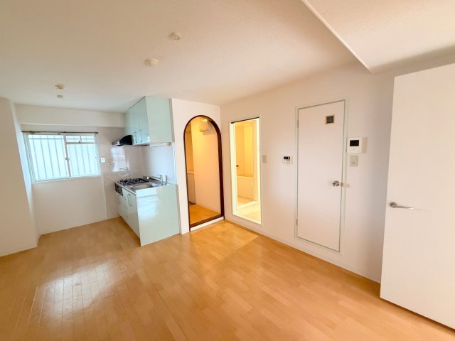 居室・リビング　明るく広々としたリビングです。