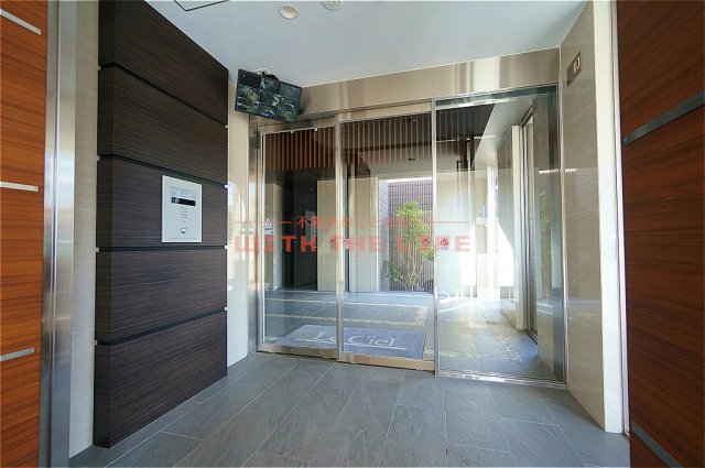 エントランス　建物の内部です