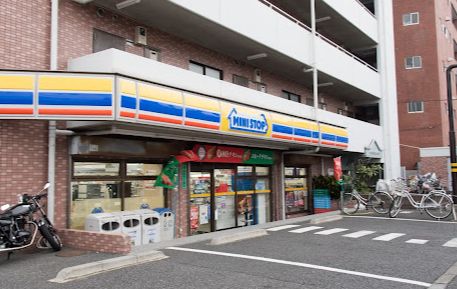 コンビニ　ミニストップ 高井戸東3丁目店（コンビニ）まで728m