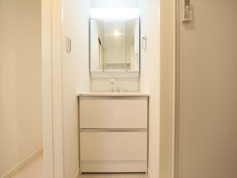 洗面設備　脱衣所　独立洗面台（シャンプードレッサー）洗濯機用意できます