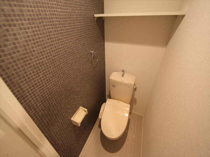 トイレ　温水洗浄暖房便座付トイレ