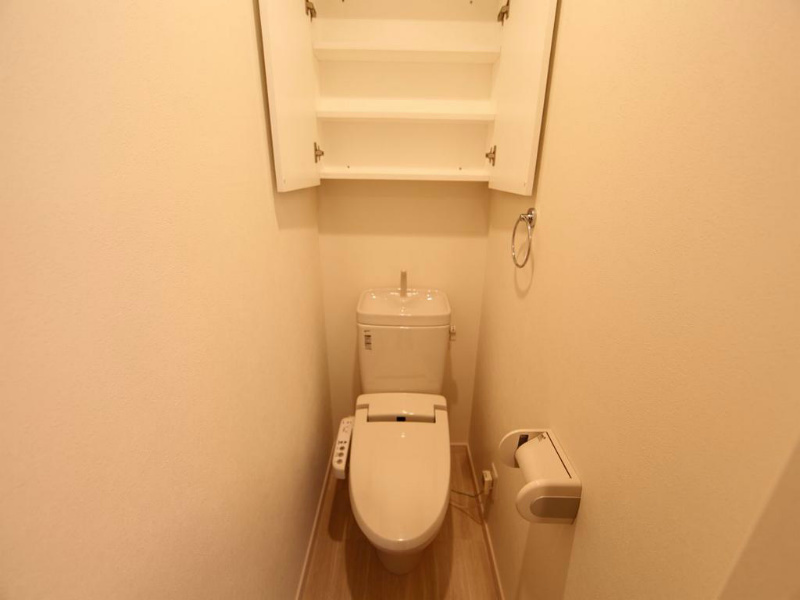 トイレ　温水洗浄暖房便座付トイレ