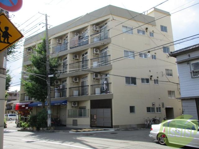 建物外観　パリっとした外観ですね。