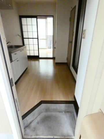 玄関　シューズボックスのある玄関です