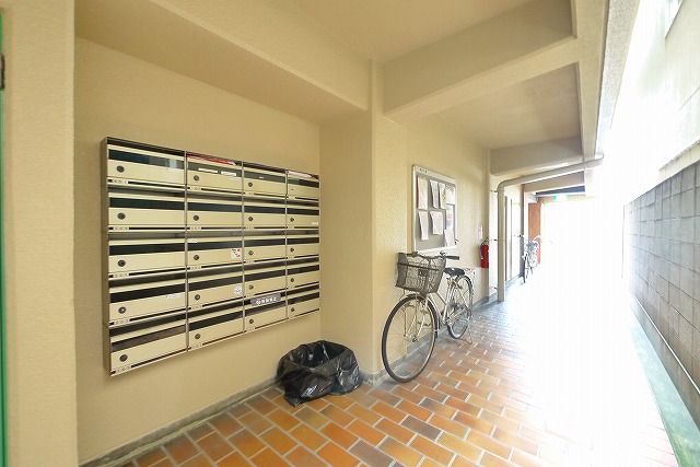 エントランス　集合ポストがあります