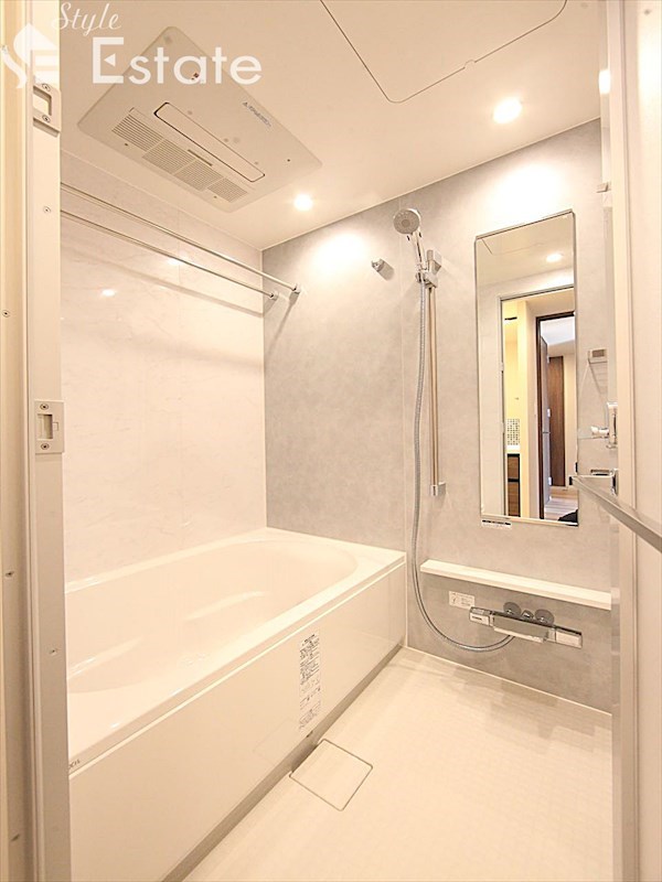 バス・シャワールーム　バスルーム