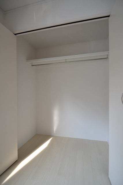 収納　同物件別号室の写真です。