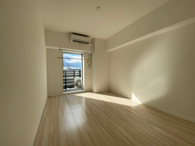 その他部屋・スペース　広くて明るい寝室