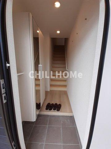 玄関　当社、チルホームのHPもご覧ください(^^)/物件情報多数♪