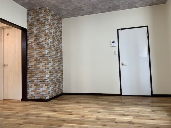 居室・リビング　明るいリビングで気持ちも明るくなりますね♪