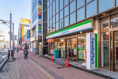 コンビニ　ファミリーマート札幌琴似1条4丁目店（コンビニ）まで256m