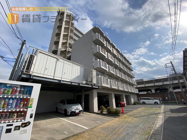 建物外観　ショッピングセンター裏の生活。。