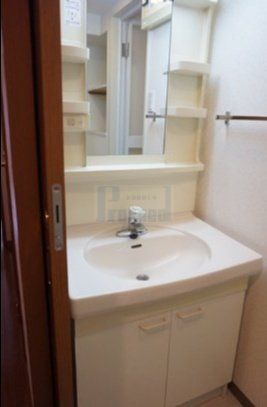 洗面設備　使いやすい独立洗面台☆