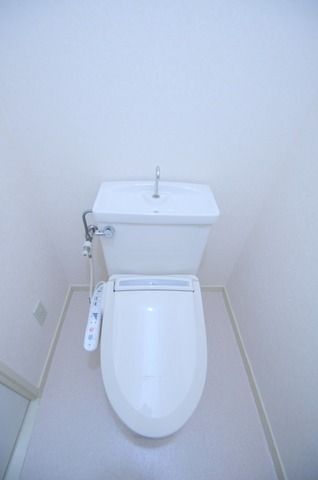 トイレ　温水洗浄便座