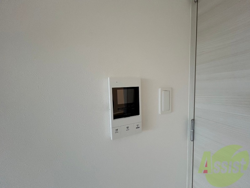 セキュリティ　モニタ付インターホンです。セキュリティ面も安心ですね！