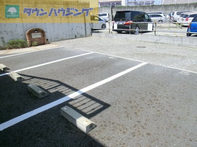 駐車場　敷地内駐車場