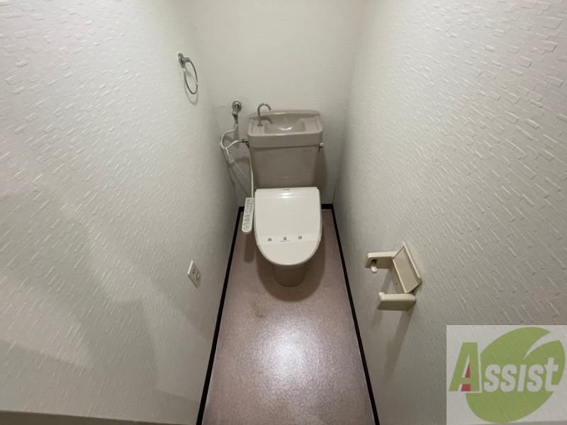 トイレ　こちらはトイレです。清潔感があり、安心して使用できます。