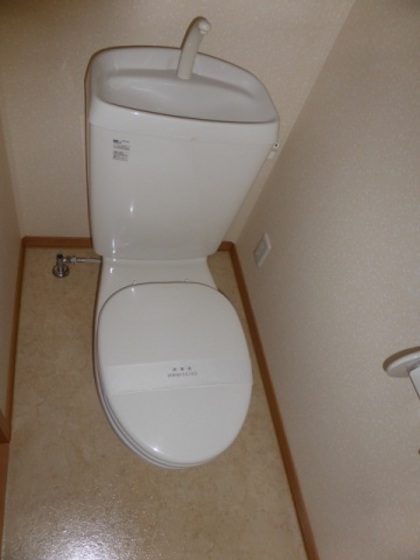 トイレ　※別部屋の写真です