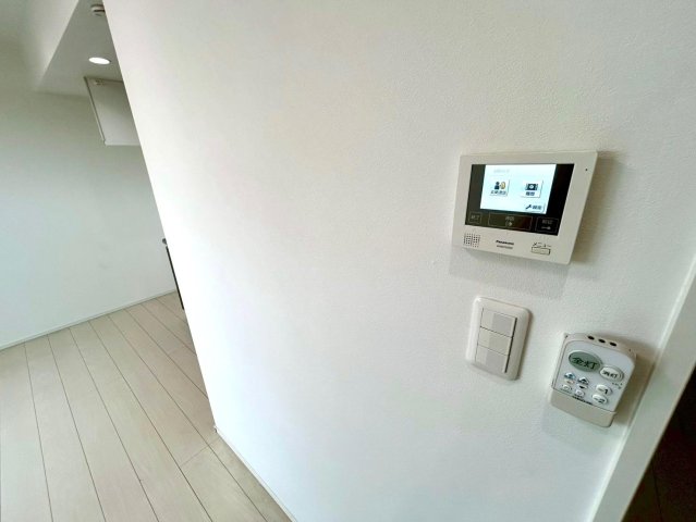 セキュリティ　来訪者の顔が確認できる安心のモニター付きインターホン