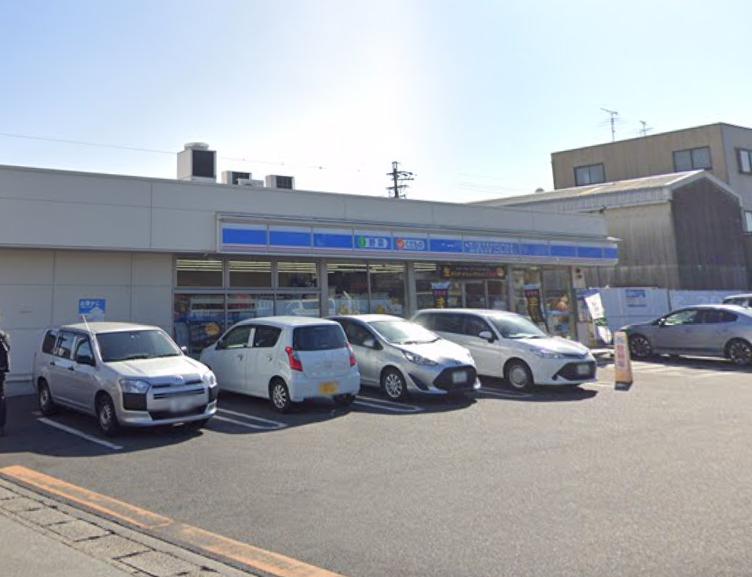 コンビニ　ローソン 中川馬手町一丁目店（コンビニ）まで371m