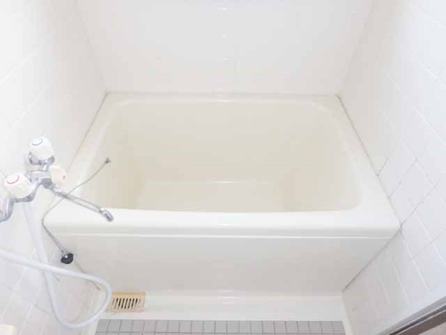バス・シャワールーム　窓があって換気しやすい♪（イメージ）