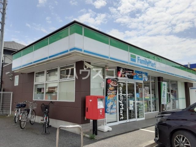 コンビニ　ファミリーマート牛久中央二丁目店（コンビニ）まで852m