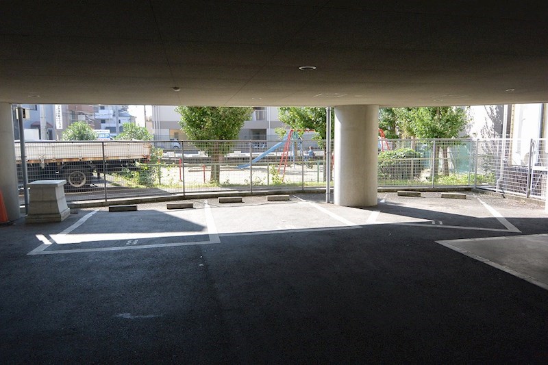 駐車場　駐車場