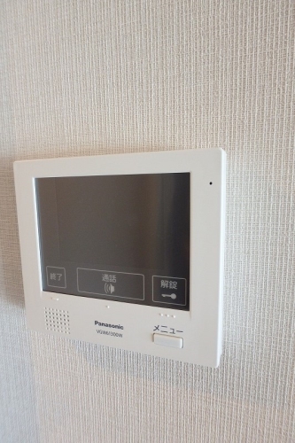 セキュリティ　類似物件の写真を使用しており、イメージ図となります。配色等が
