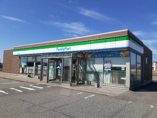 コンビニ　ファミリーマート黒部飯沢店（コンビニ）まで1800m