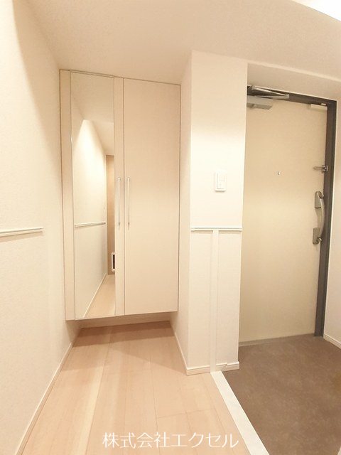 玄関　シューズBOX完備の玄関です。
