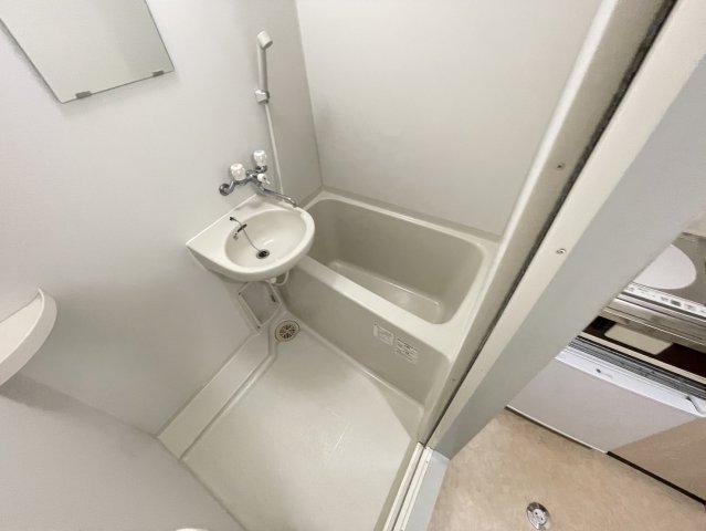 バス・シャワールーム　お風呂です