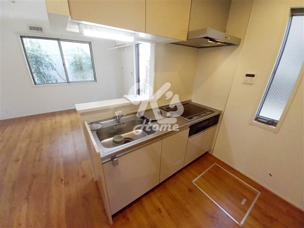 キッチン　同物件別部屋の参考写真