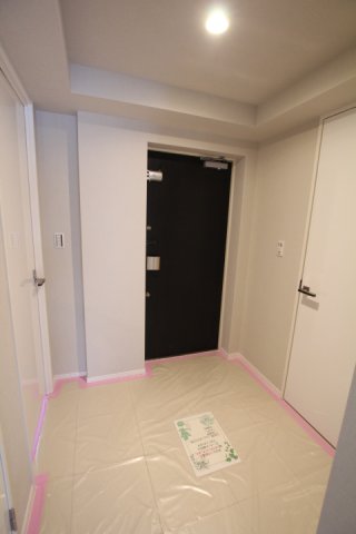 玄関　※類似間取り別部屋参考写真となります