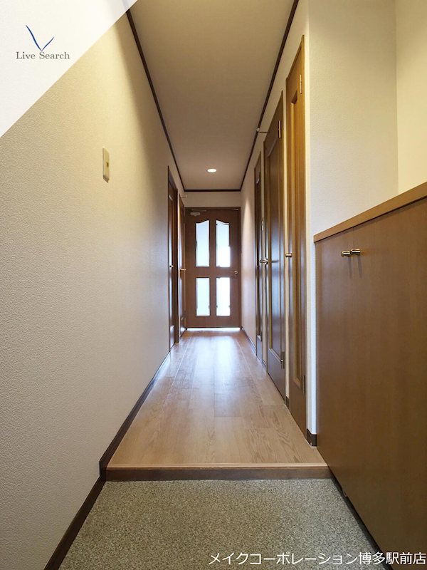 玄関　※写真は棟内別部屋参考写真です