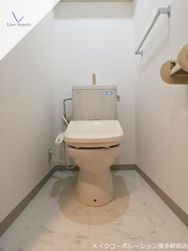 トイレ　※写真は棟内別部屋参考写真です
