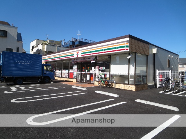 コンビニ　セブン－イレブン南葛西小学校前店（コンビニ）まで304m