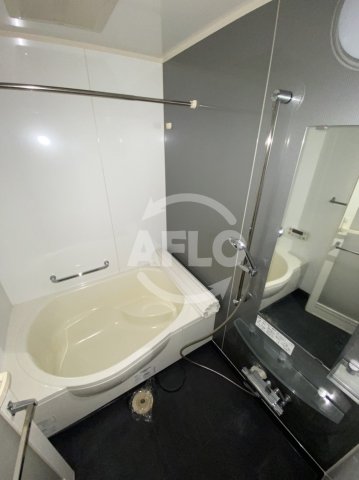 バス・シャワールーム　コンソラーレ上町台II　浴室