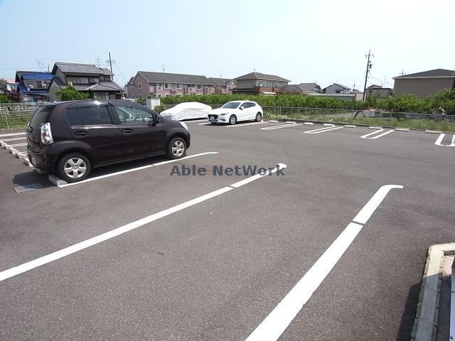 駐車場　駐車場