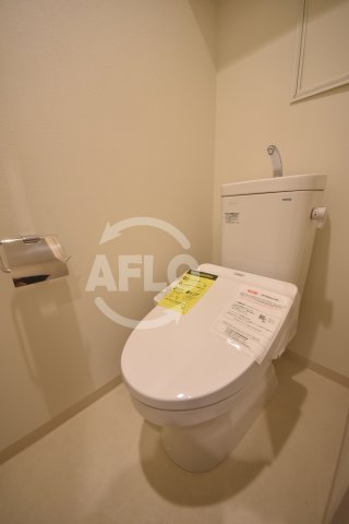 トイレ　プライムステージ弁天町　温水洗浄便座