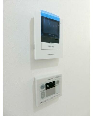 セキュリティ　女性の方でも安心のモニター付きインターホン♪