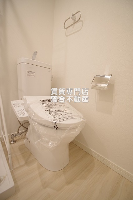 トイレ　温水洗浄便座付き♪