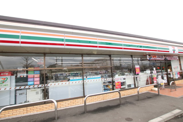 コンビニ　セブンイレブン八王子楢原店（コンビニ）まで220m