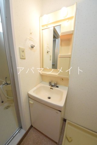 洗面設備　洗面所です